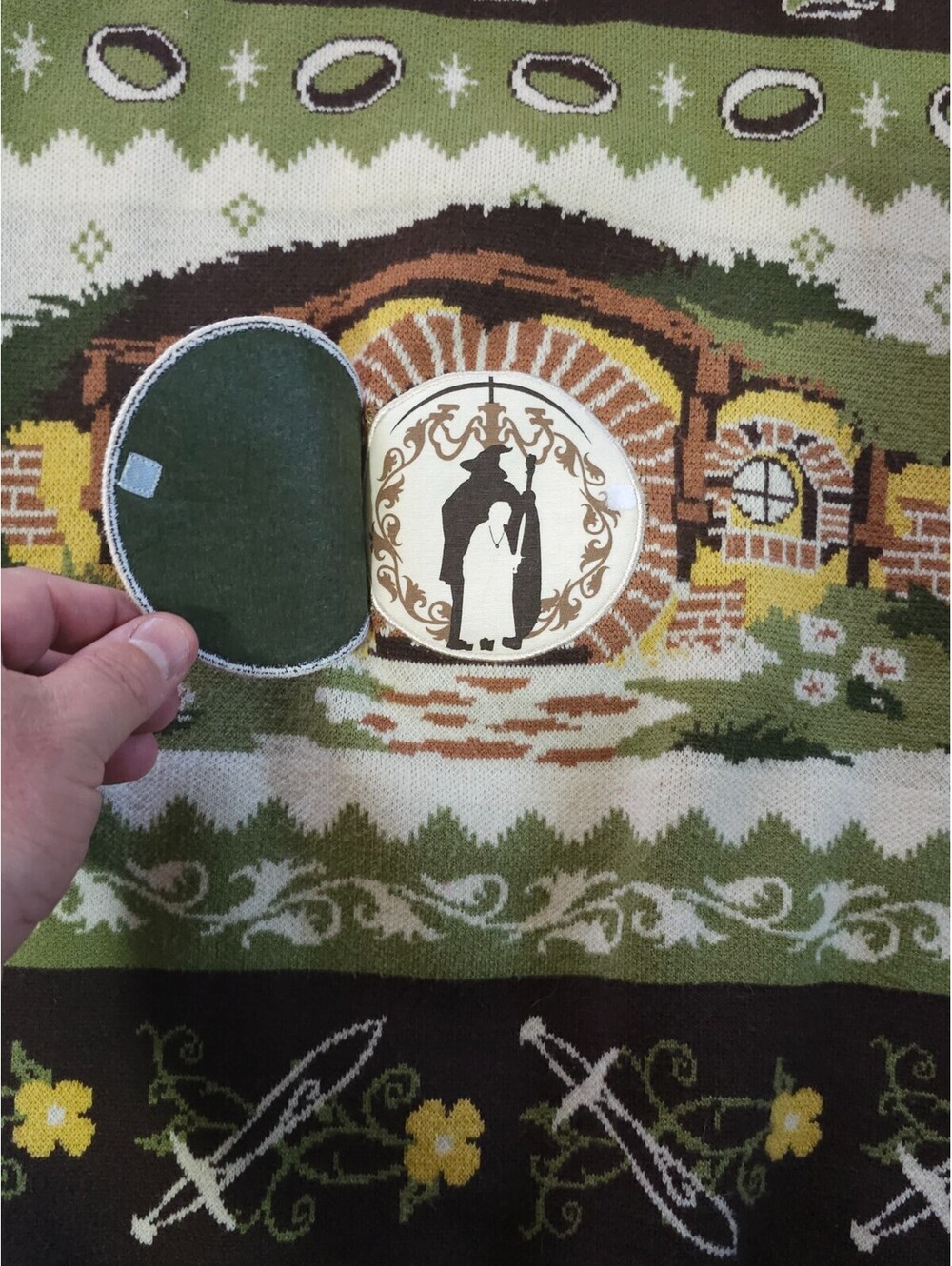 Lord of the Rings BoxLunch Christmas Sweater Mens Sz Medium Pullover The Shire - Picture 5 of 11